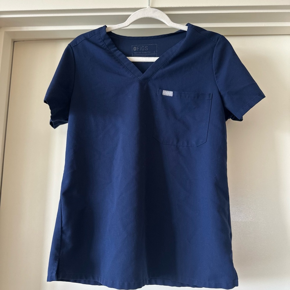 Figs Catarina one-pocket scrub top